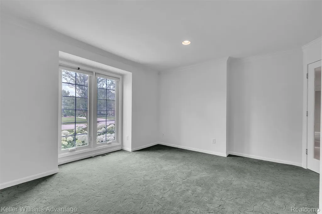 6865 Kings Mill Drive Canton Charter Township MI 48187