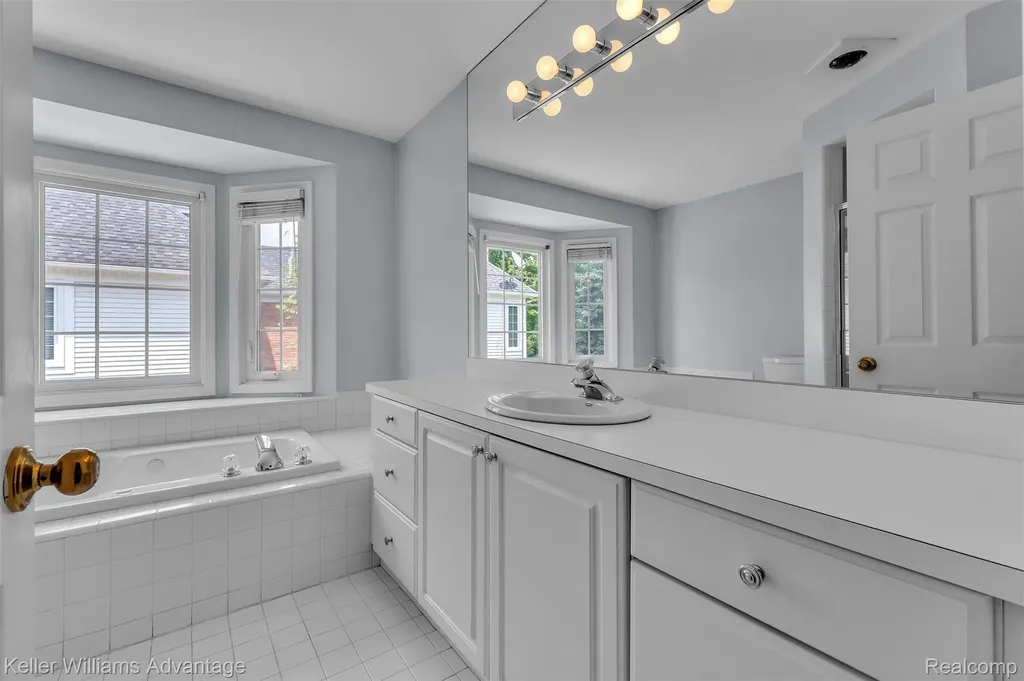 6865 Kings Mill Drive Canton Charter Township MI 48187
