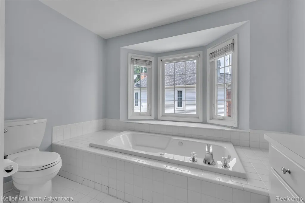 6865 Kings Mill Drive Canton Charter Township MI 48187