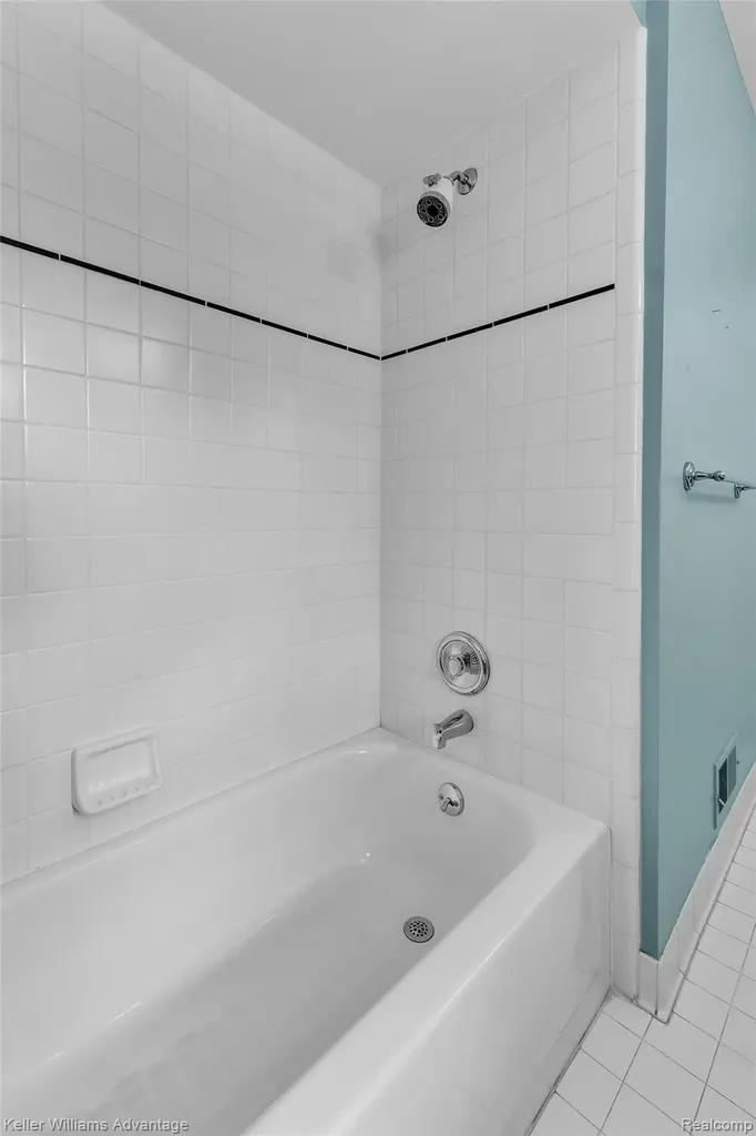 6865 Kings Mill Drive Canton Charter Township MI 48187