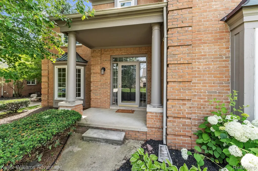 6865 Kings Mill Drive Canton Charter Township MI 48187