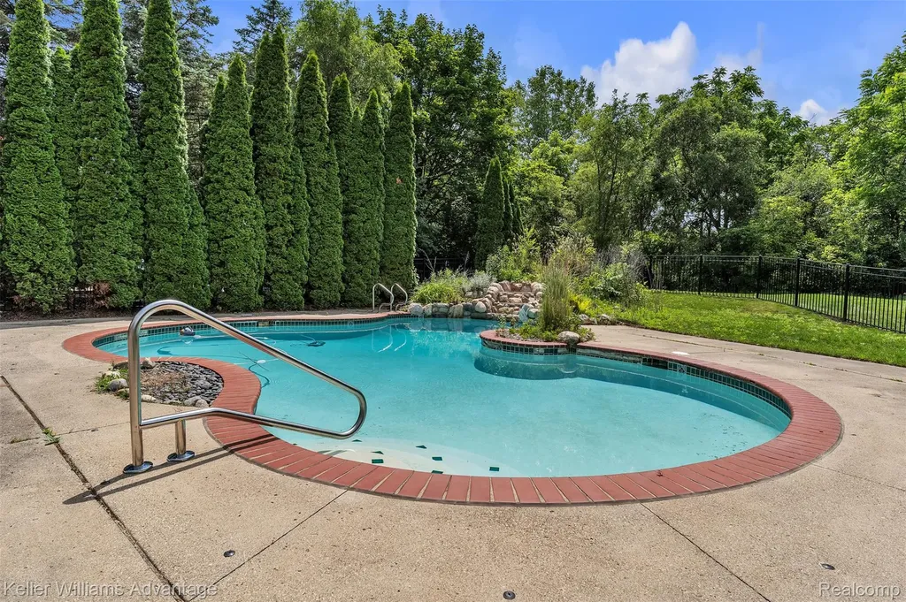 6865 Kings Mill Drive Canton Charter Township MI 48187