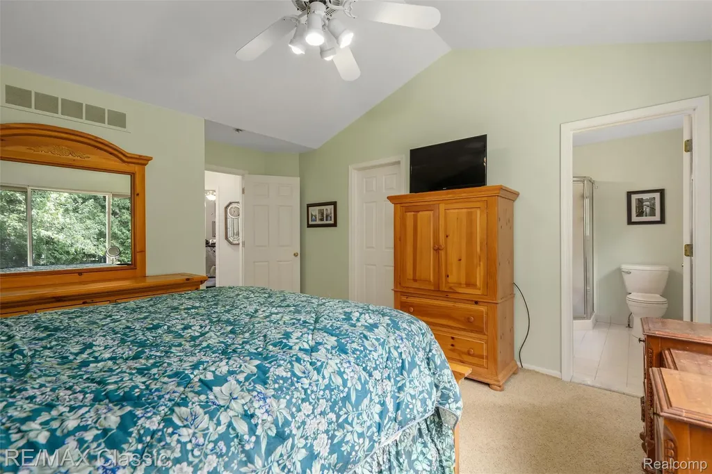 7671 Vamoco Drive Waterford Charter Township MI 48327