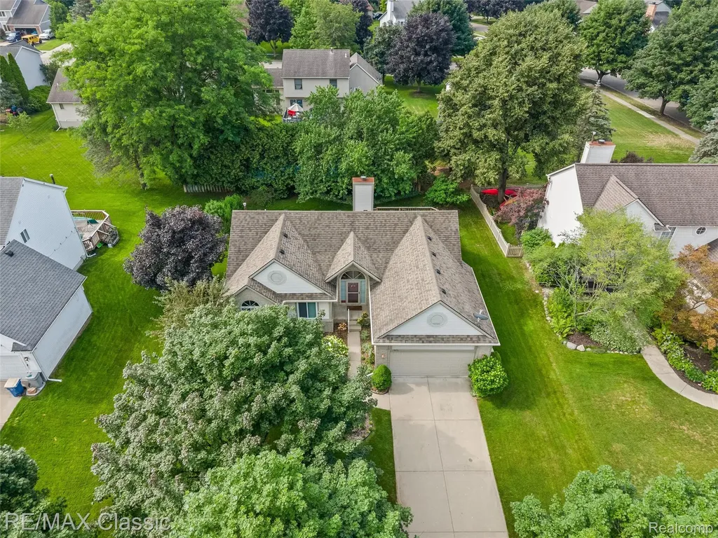 7671 Vamoco Drive Waterford Charter Township MI 48327