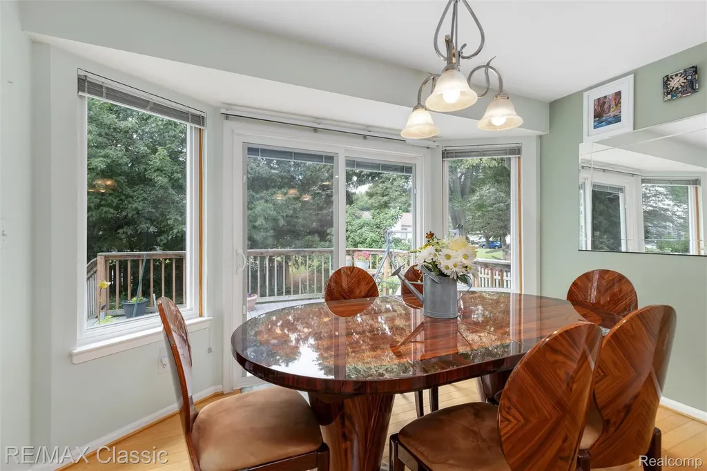 7671 Vamoco Drive Waterford Charter Township MI 48327
