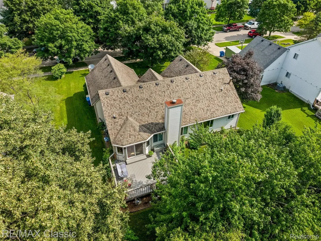 7671 Vamoco Drive Waterford Charter Township MI 48327