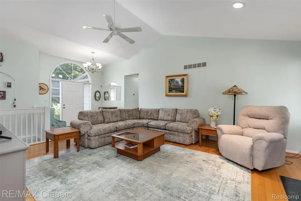 7671 Vamoco Drive Waterford Charter Township MI 48327