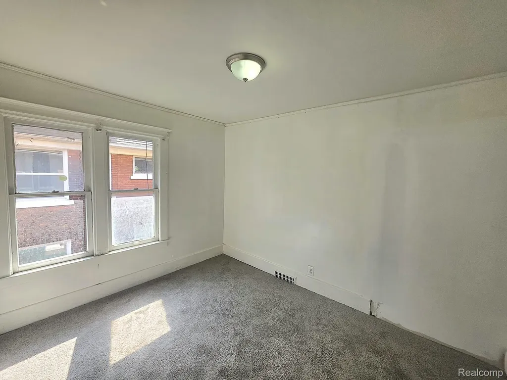 47 Pilgrim Street Highland Park City MI 48203