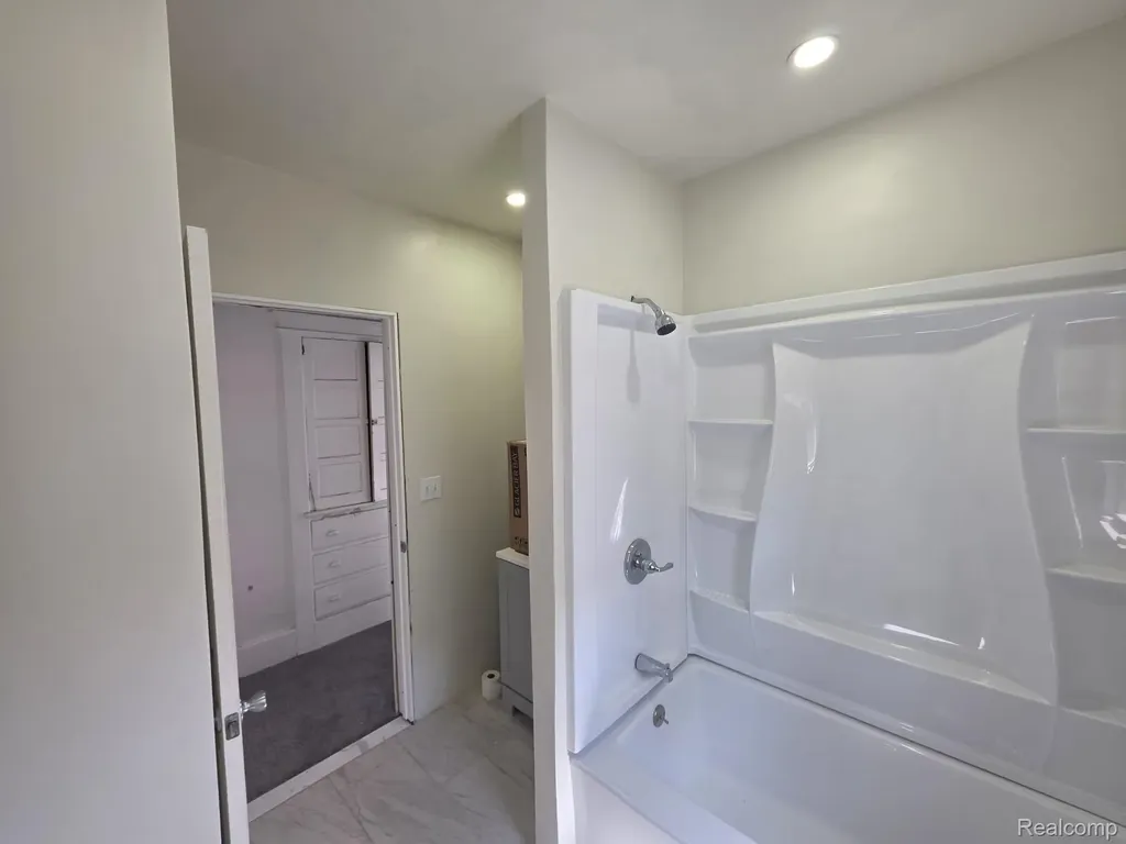 47 Pilgrim Street Highland Park City MI 48203