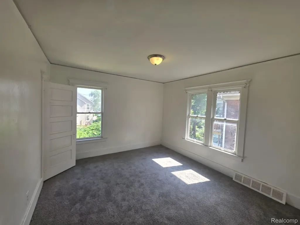 47 Pilgrim Street Highland Park City MI 48203