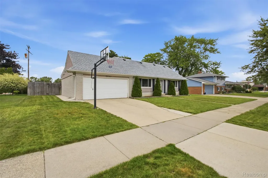 23707 Thornton Street Clinton Charter Township MI 48035