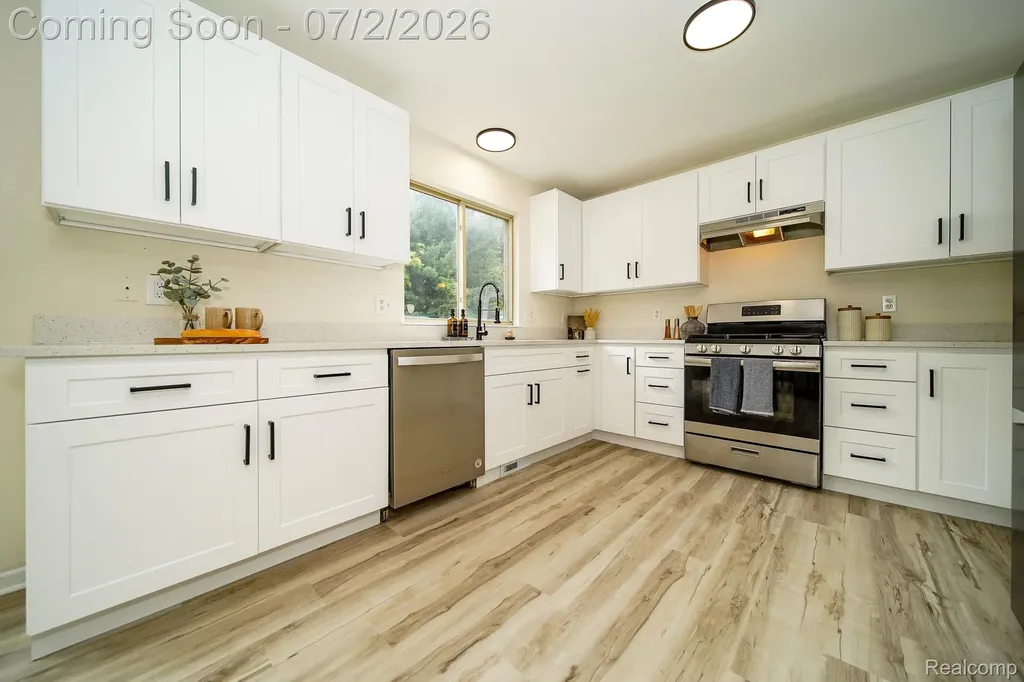 5558 Bedell Road Sterling Heights City MI 48310