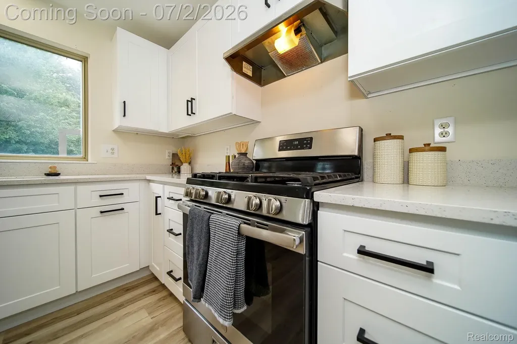 5558 Bedell Road Sterling Heights City MI 48310