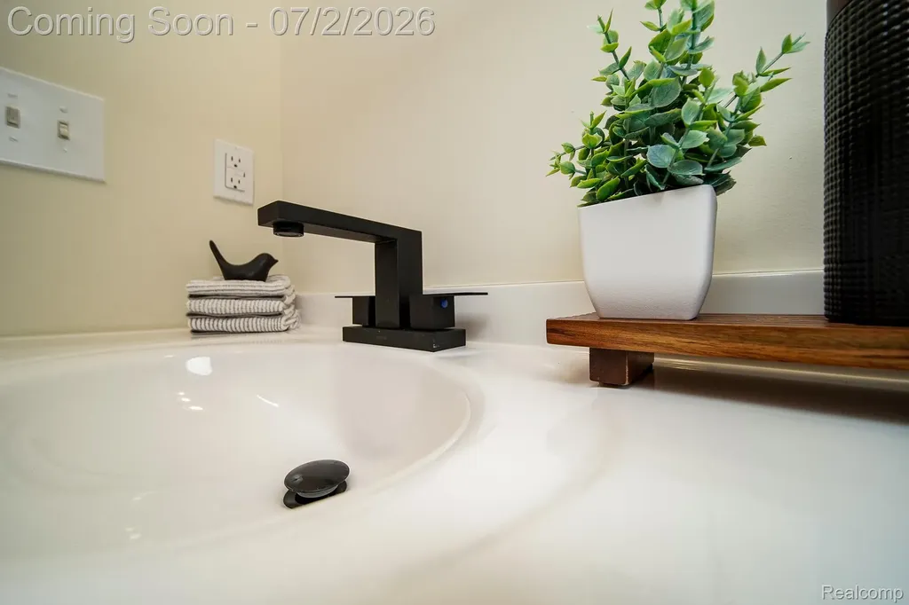 5558 Bedell Road Sterling Heights City MI 48310