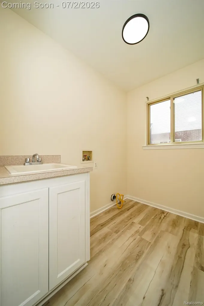 5558 Bedell Road Sterling Heights City MI 48310