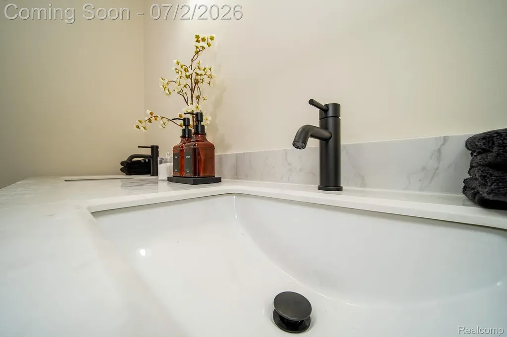 5558 Bedell Road Sterling Heights City MI 48310