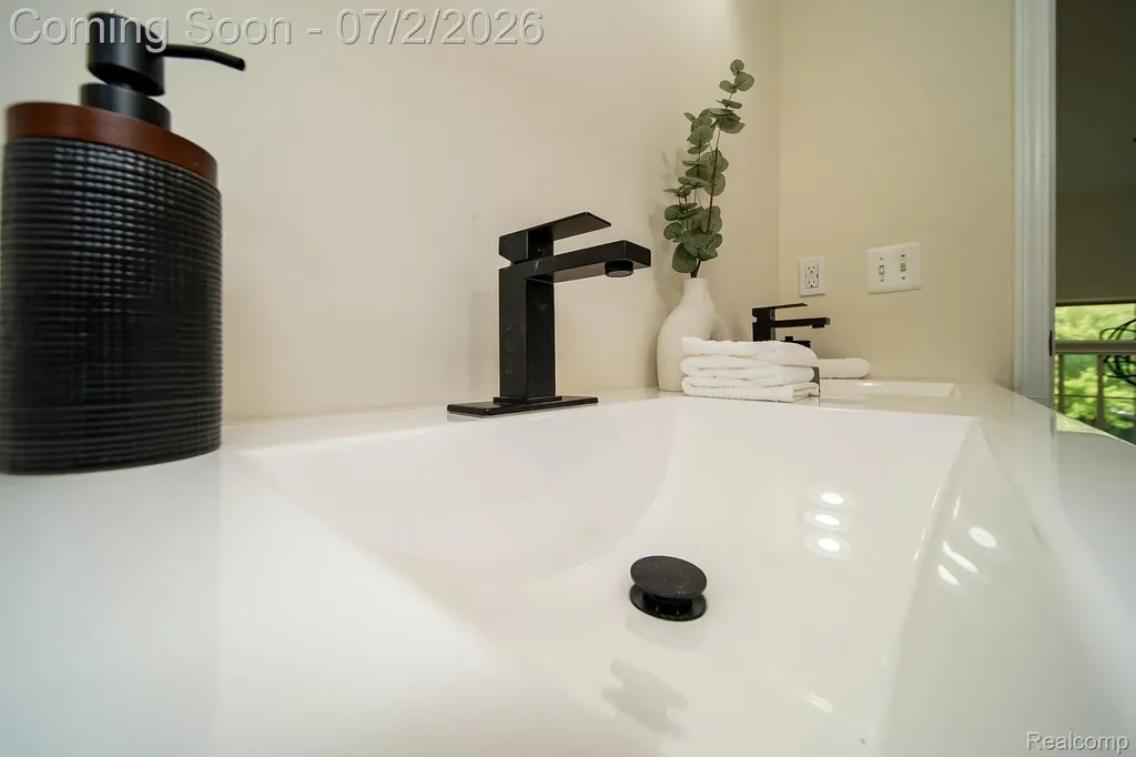 5558 Bedell Road Sterling Heights City MI 48310