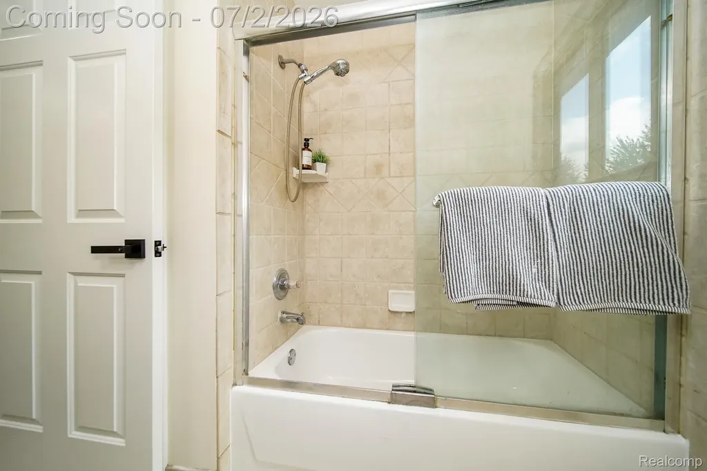 5558 Bedell Road Sterling Heights City MI 48310