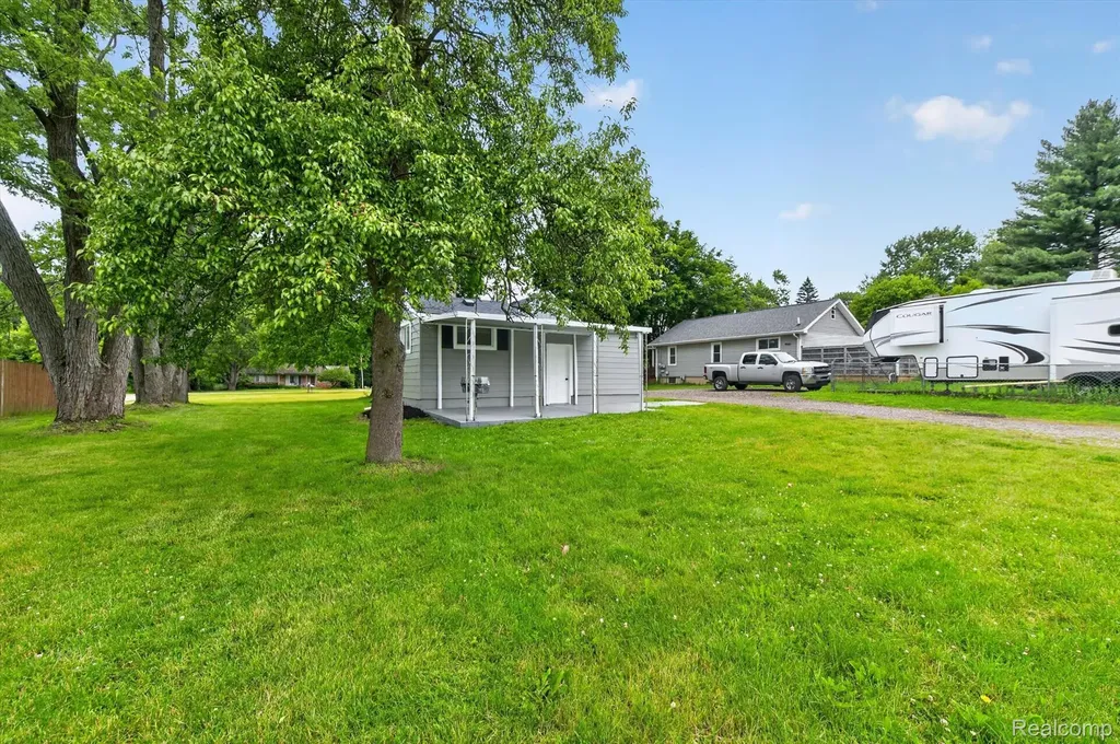 2931 Grant Road Rochester Hills City MI 48309