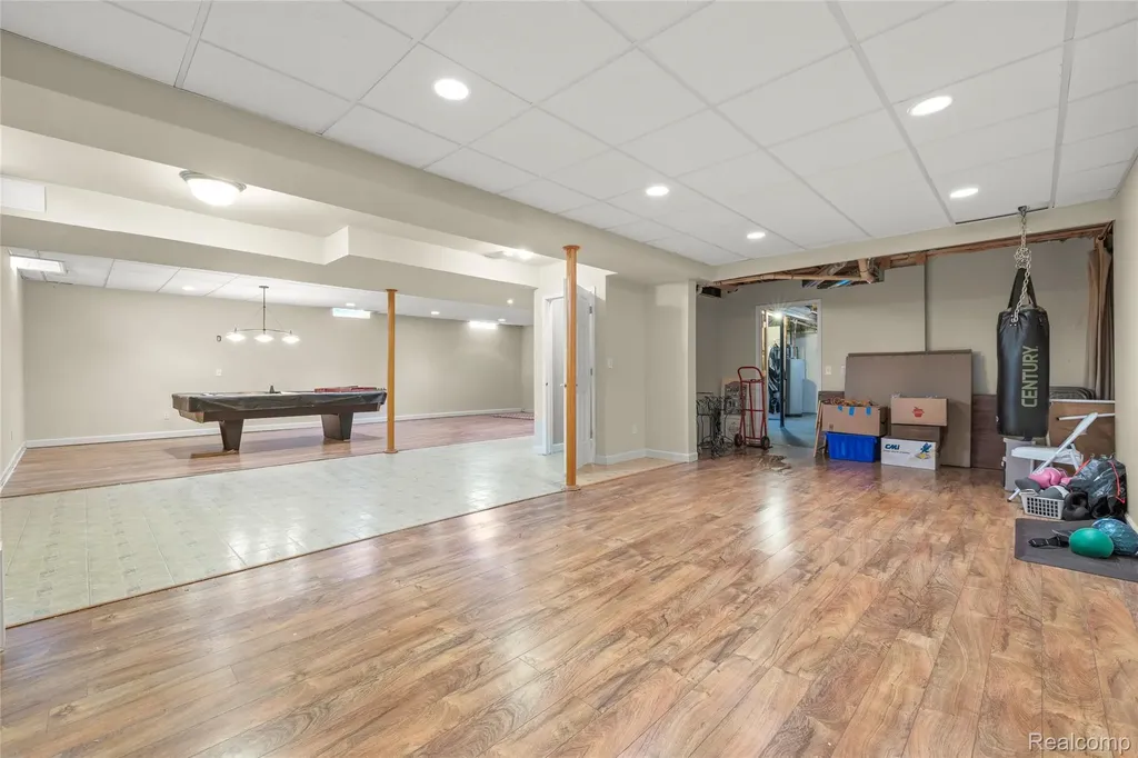 51037 Weston Drive Plymouth Charter Township MI 48170