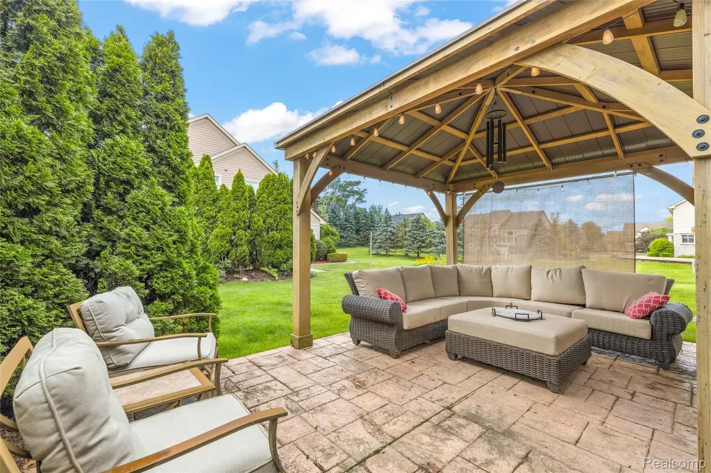 51037 Weston Drive Plymouth Charter Township MI 48170