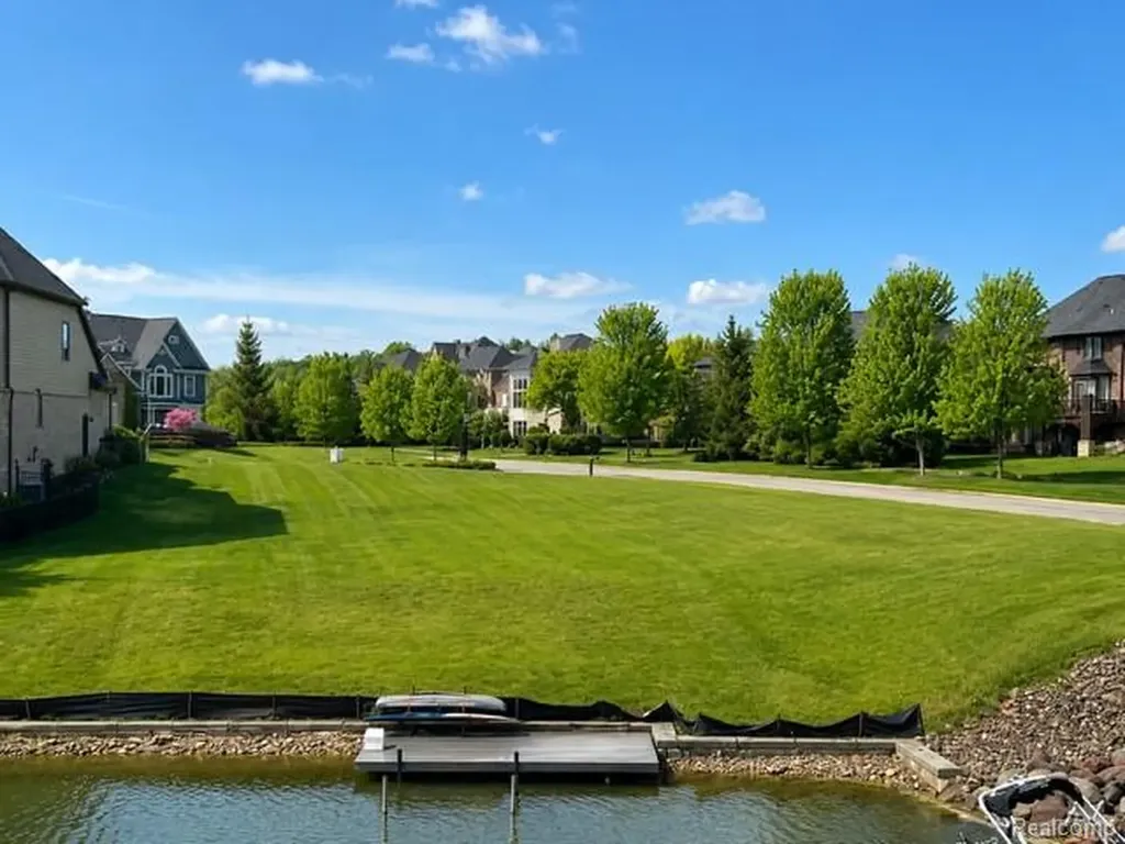 10401 Sandpiper Court Green Oak Township MI 48178