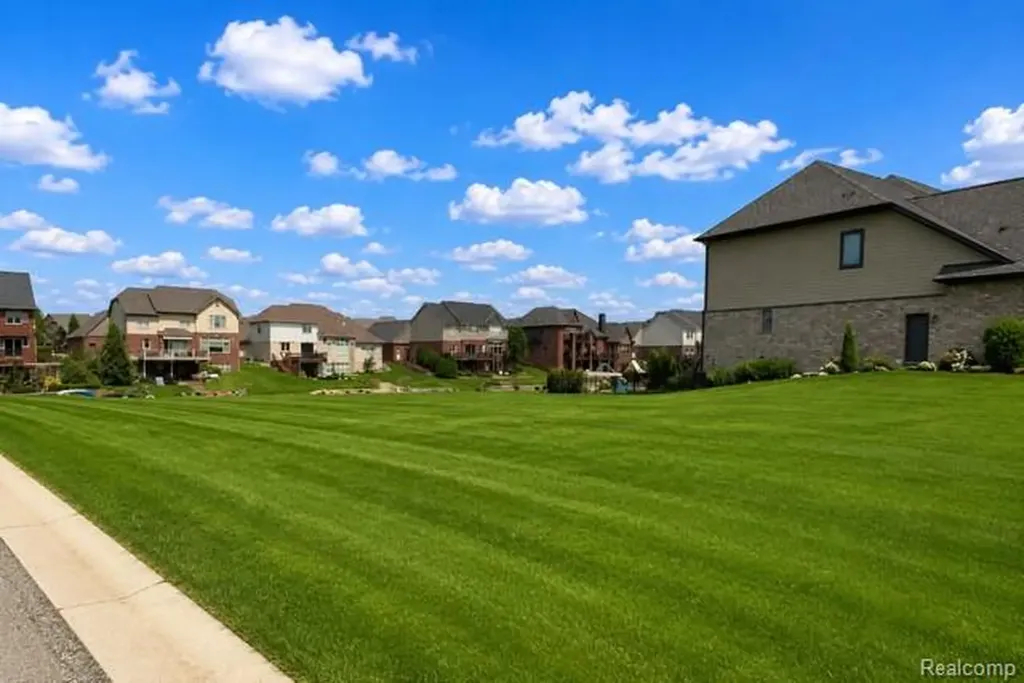 10401 Sandpiper Court Green Oak Township MI 48178