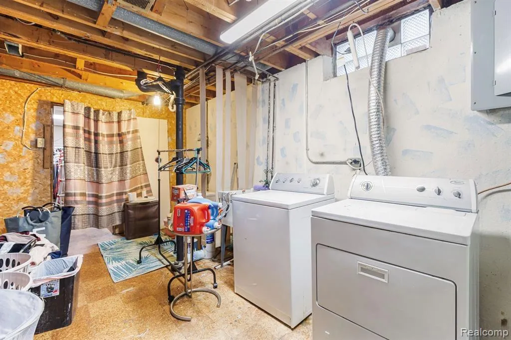 26552 Wagner Avenue Warren City MI 48089