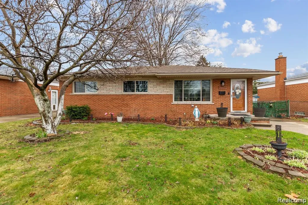 26552 Wagner Avenue Warren City MI 48089