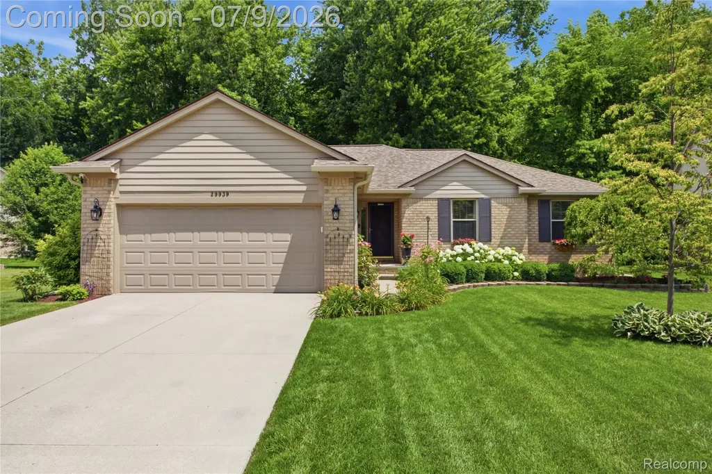 29939 Sugar Creek Drive Chesterfield Township MI 48047