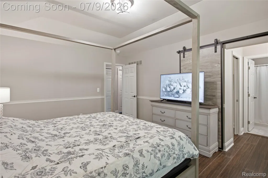 29939 Sugar Creek Drive Chesterfield Township MI 48047