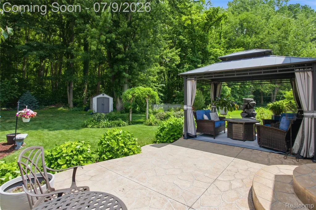 29939 Sugar Creek Drive Chesterfield Township MI 48047