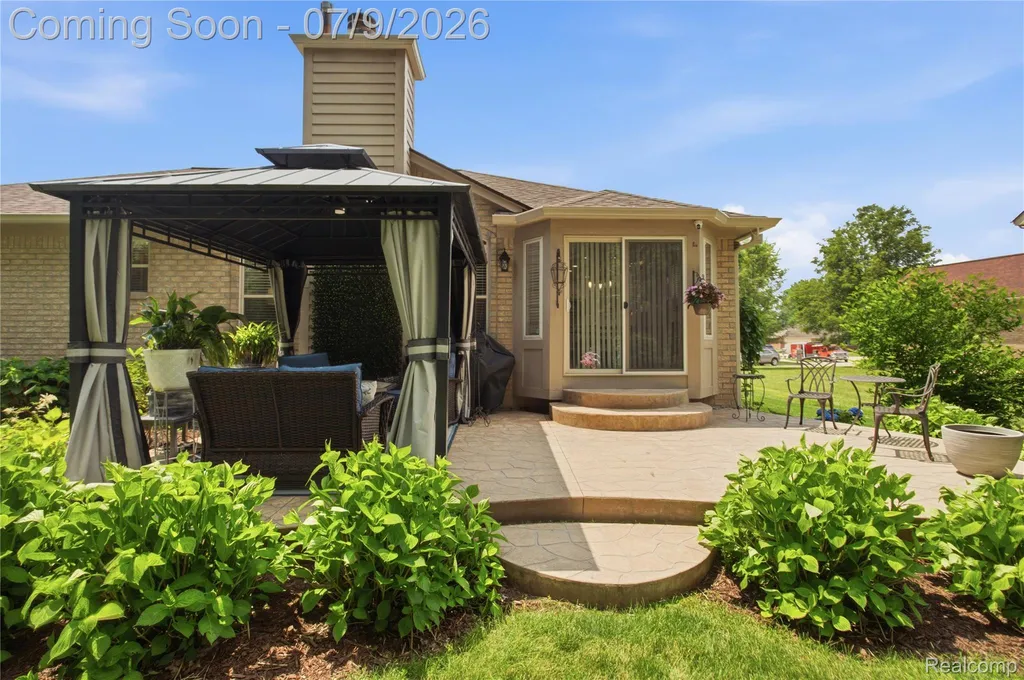29939 Sugar Creek Drive Chesterfield Township MI 48047