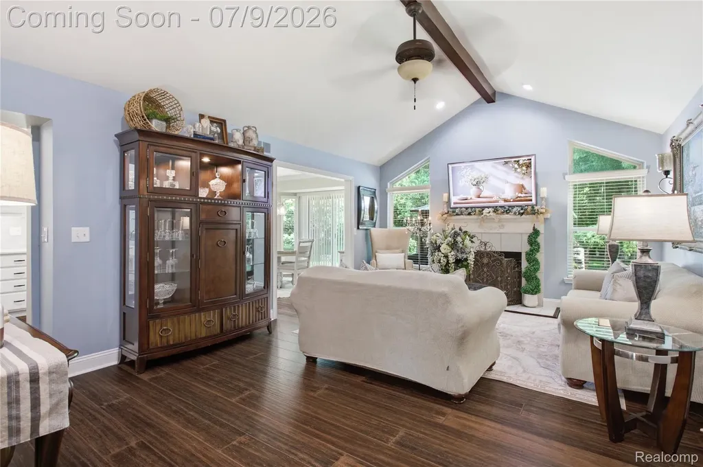 29939 Sugar Creek Drive Chesterfield Township MI 48047