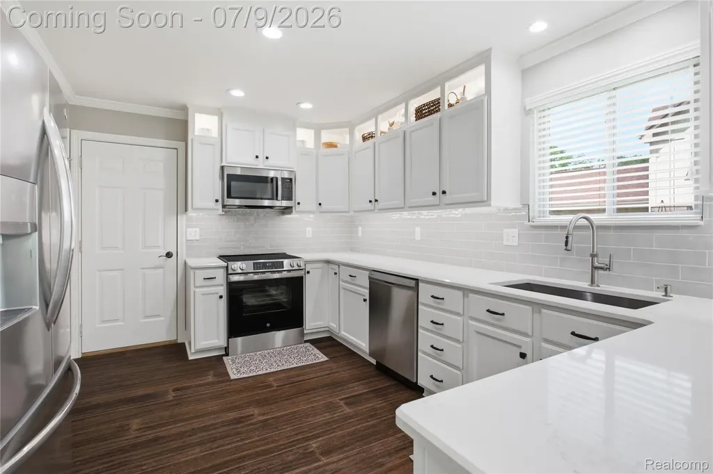 29939 Sugar Creek Drive Chesterfield Township MI 48047