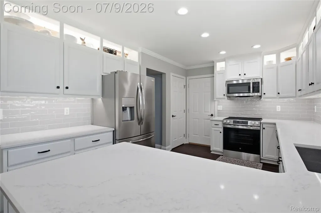 29939 Sugar Creek Drive Chesterfield Township MI 48047