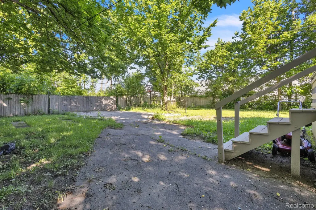 4877 Maynard Street Detroit City MI 48215