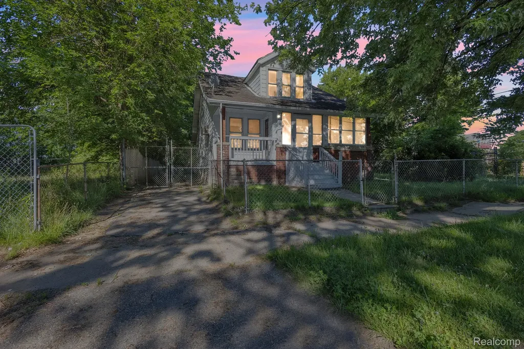 4877 Maynard Street Detroit City MI 48215