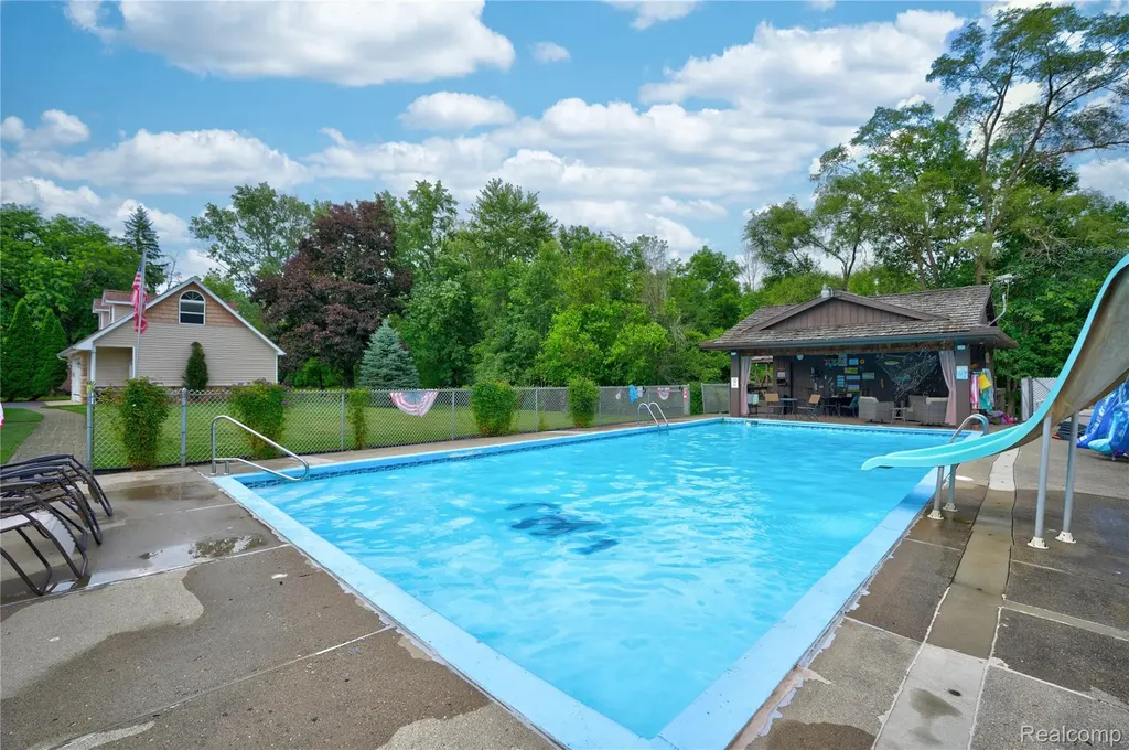 1360 Kra Nur Drive Burton City MI 48509