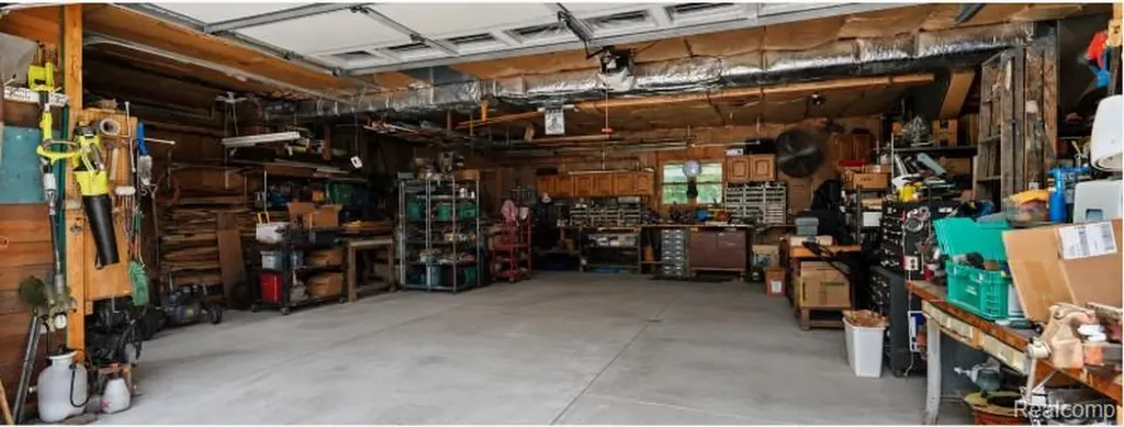 1360 Kra Nur Drive Burton City MI 48509