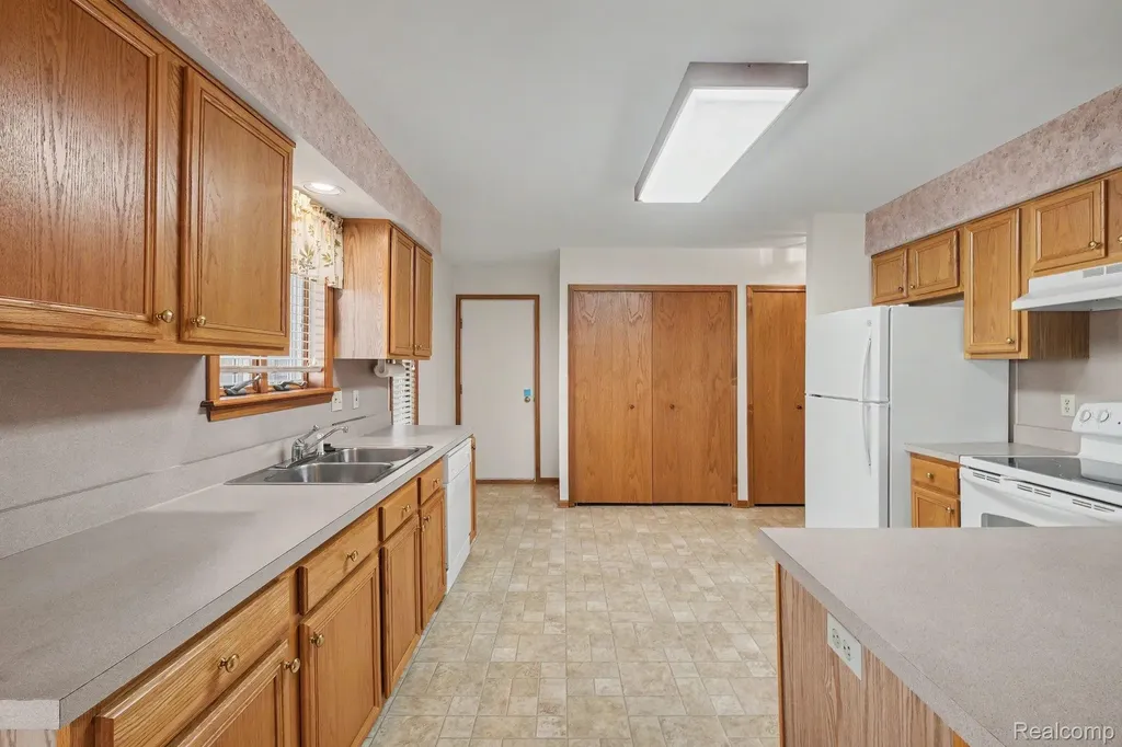 4392 Springbrook Drive Swartz Creek City MI 48473