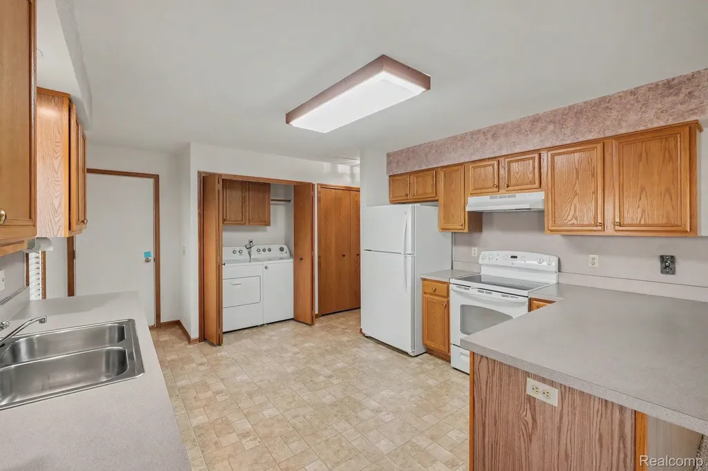 4392 Springbrook Drive Swartz Creek City MI 48473