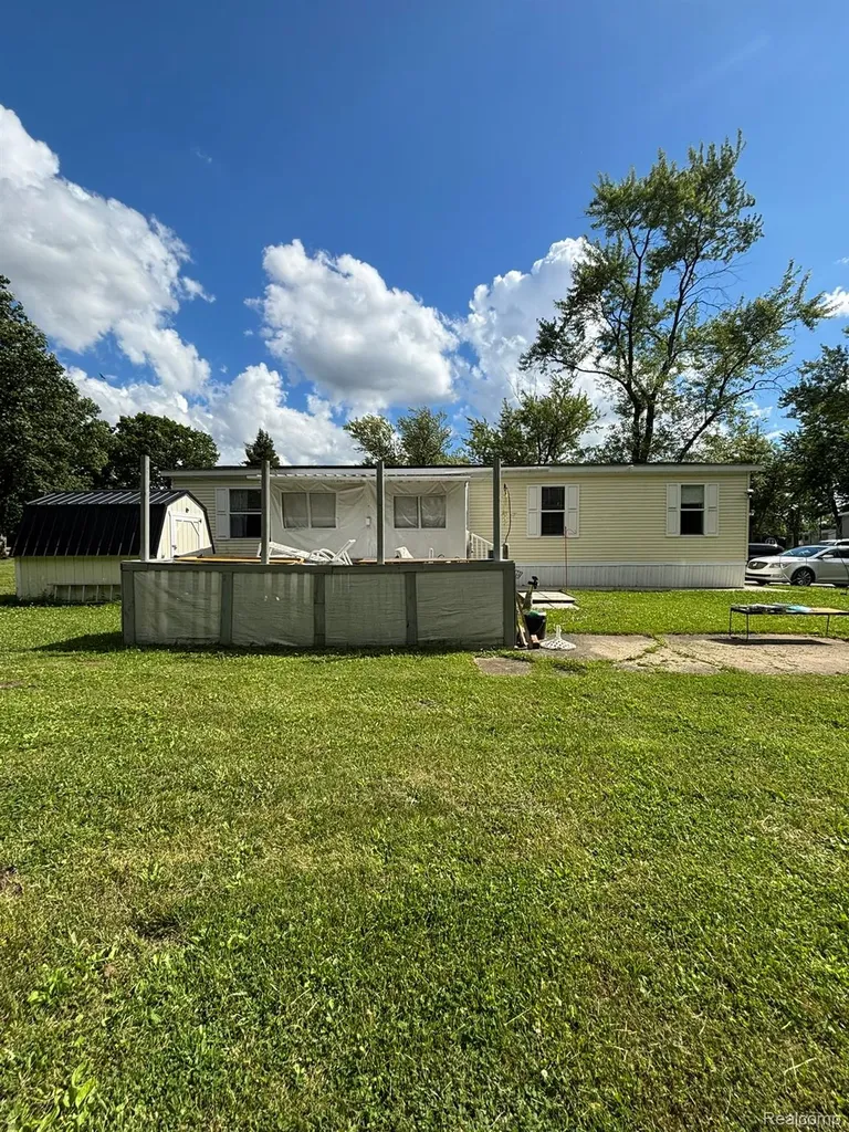 4101 S Sheridan Lennon Village MI 48449