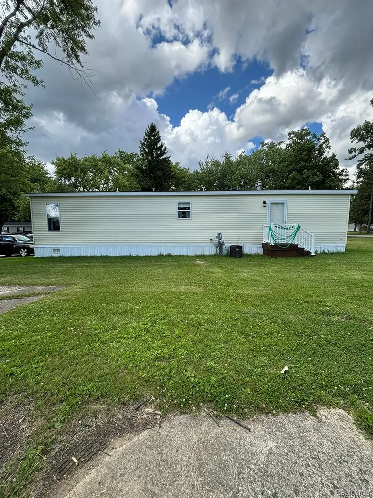4101 S Sheridan Lennon Village MI 48449
