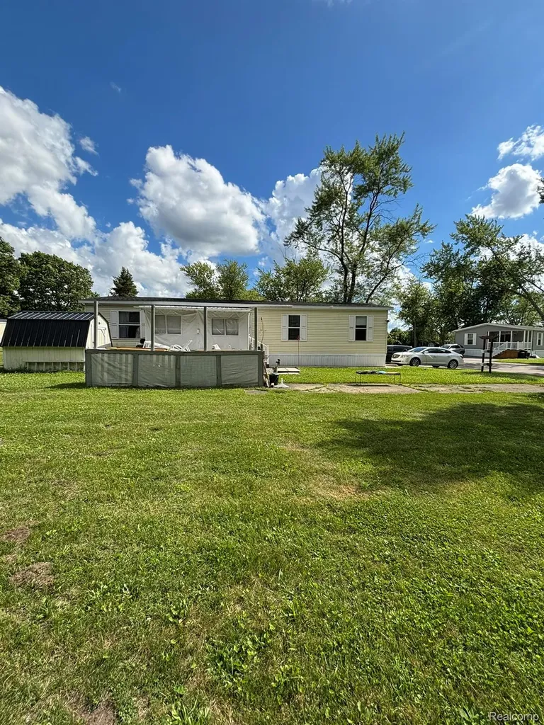 4101 S Sheridan Lennon Village MI 48449
