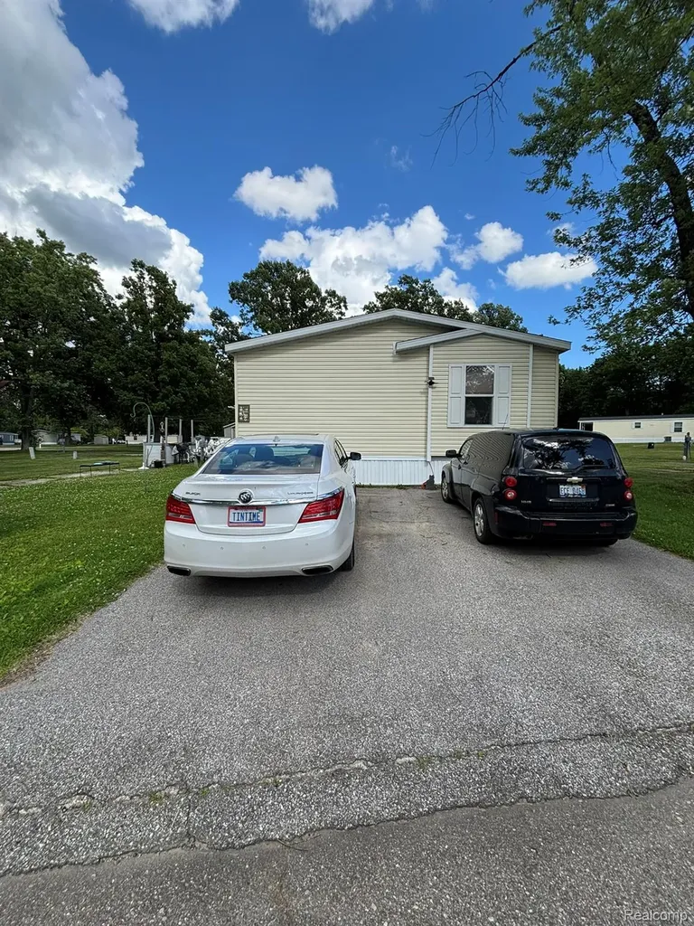 4101 S Sheridan Lennon Village MI 48449