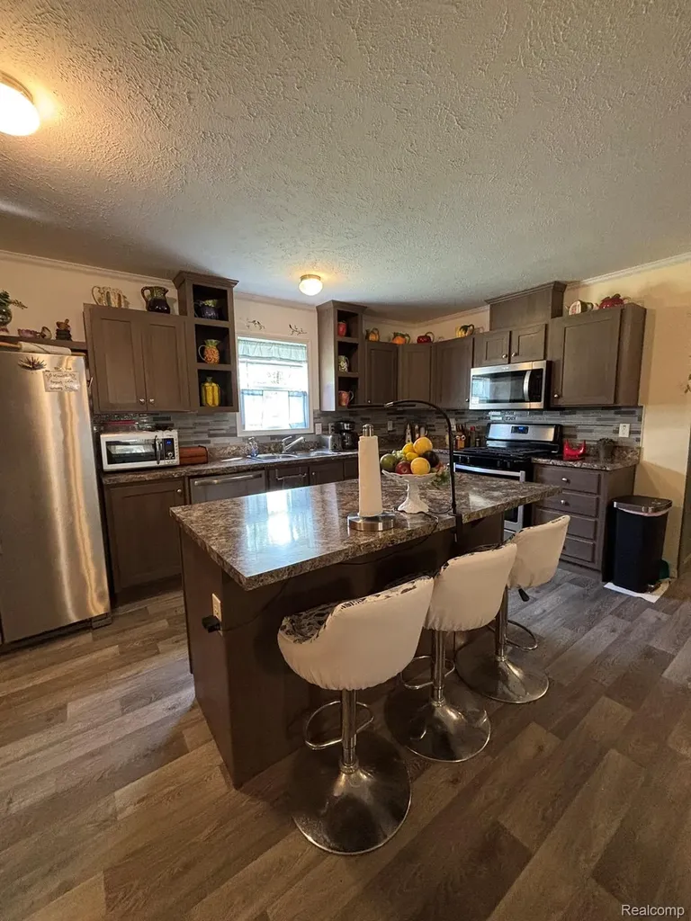 4101 S Sheridan Lennon Village MI 48449