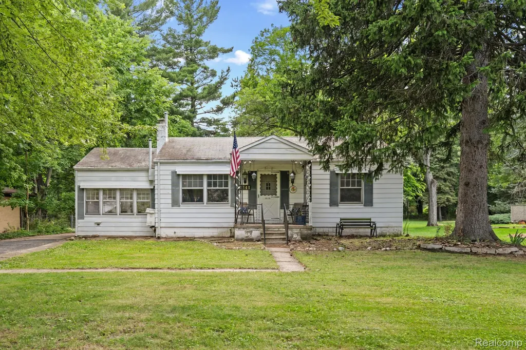 22341 Nancy Avenue Southfield City MI 48033