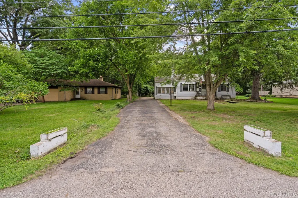 22341 Nancy Avenue Southfield City MI 48033