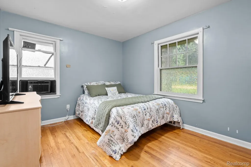 22341 Nancy Avenue Southfield City MI 48033